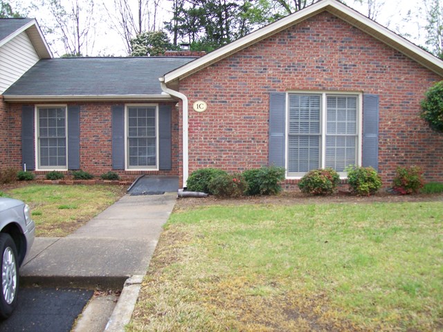 1291 Calhoun Road, Greenwood, SC 29649
