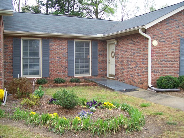 1291 Calhoun Road, Greenwood, SC 29649