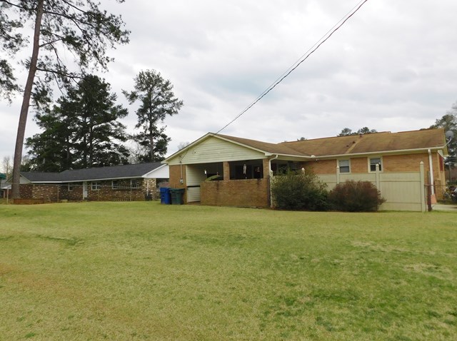 122 Manning Rd, Greenwood, SC 29649