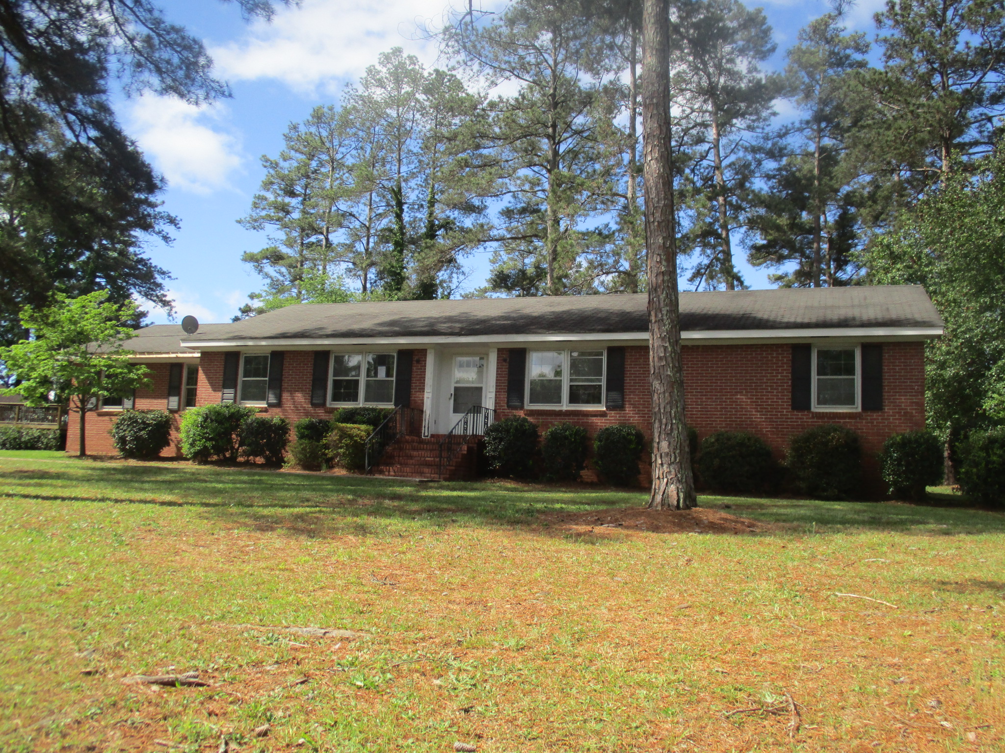 605 Colonial DrGreenwood, SC, 29649Greenwood County