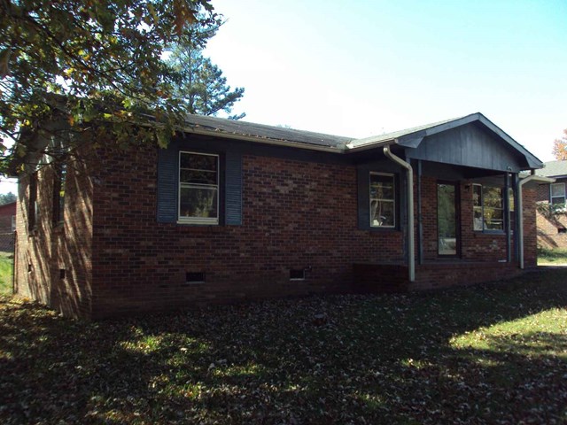 520 Parkland Place Rd, Greenwood, SC 29649