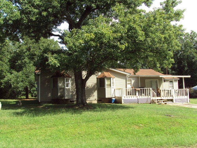 112 Phillips Circle, Greenwood, SC 29649