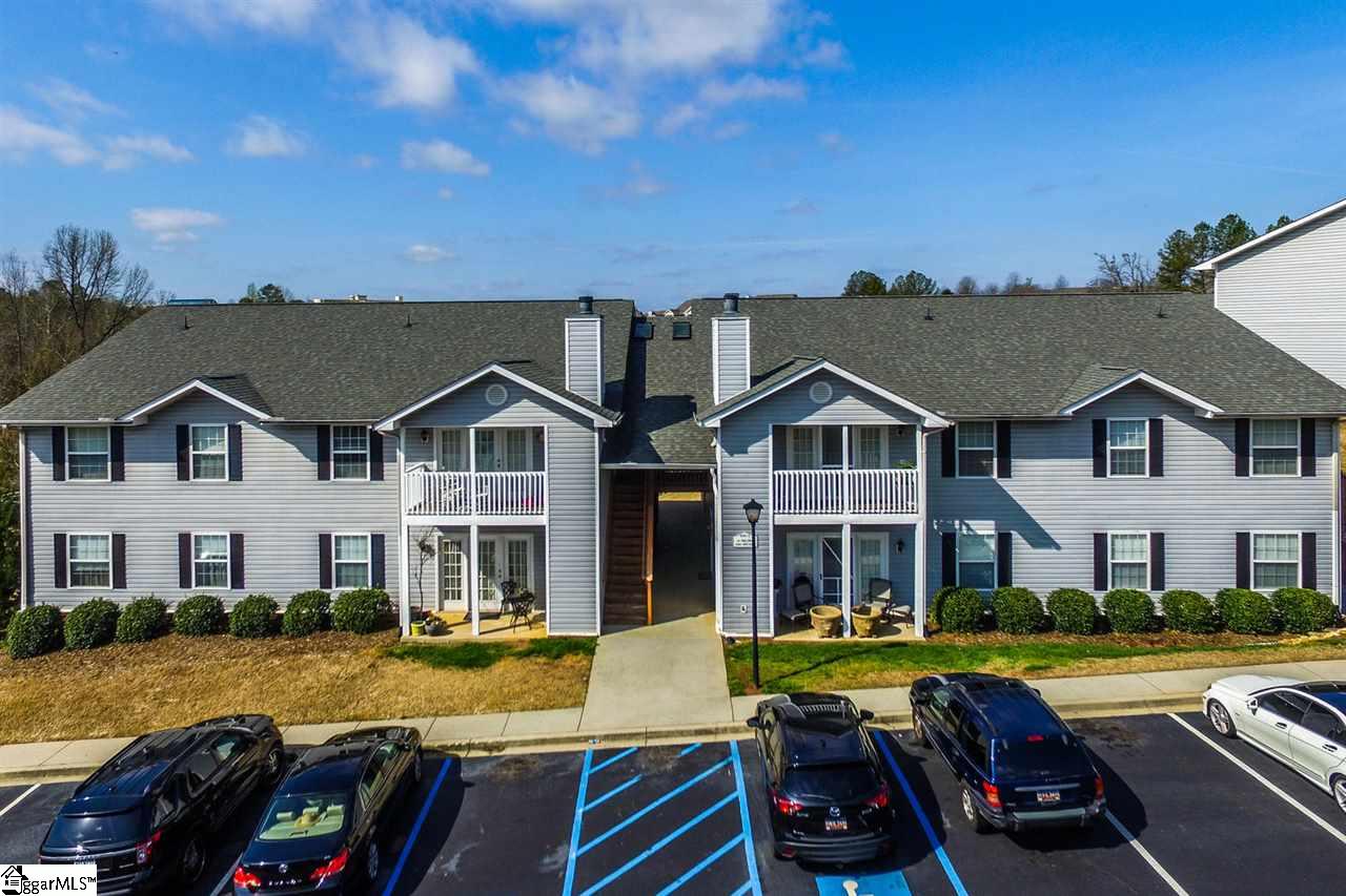 206 Pelham Square Way, Greer, SC 29650