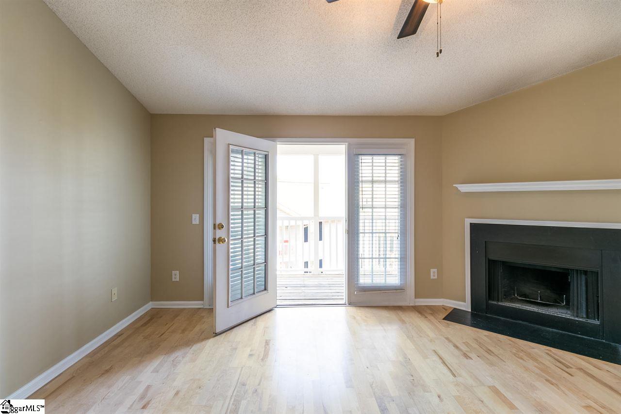 206 Pelham Square Way, Greer, SC 29650