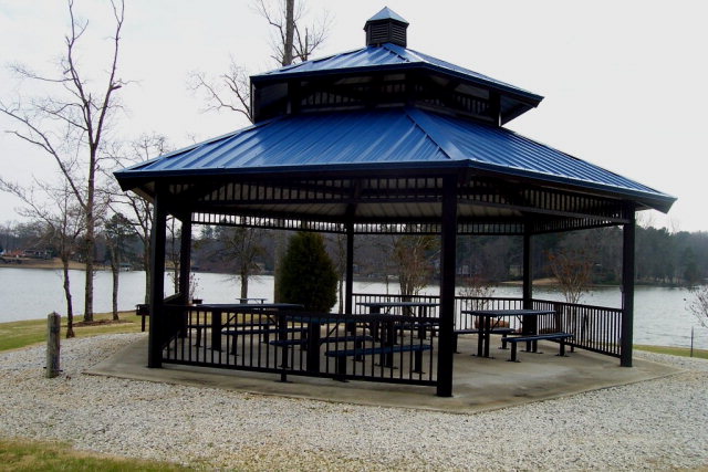 404 Eagles Harbor Dr, Hodges, SC 29653