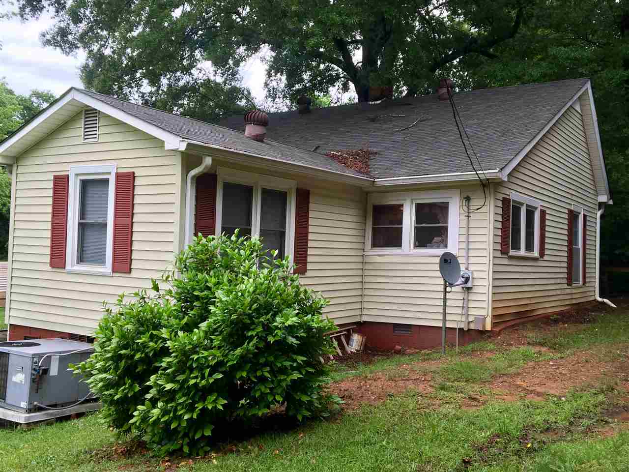 305HAMMETT STREET, Honea Path, SC 29654