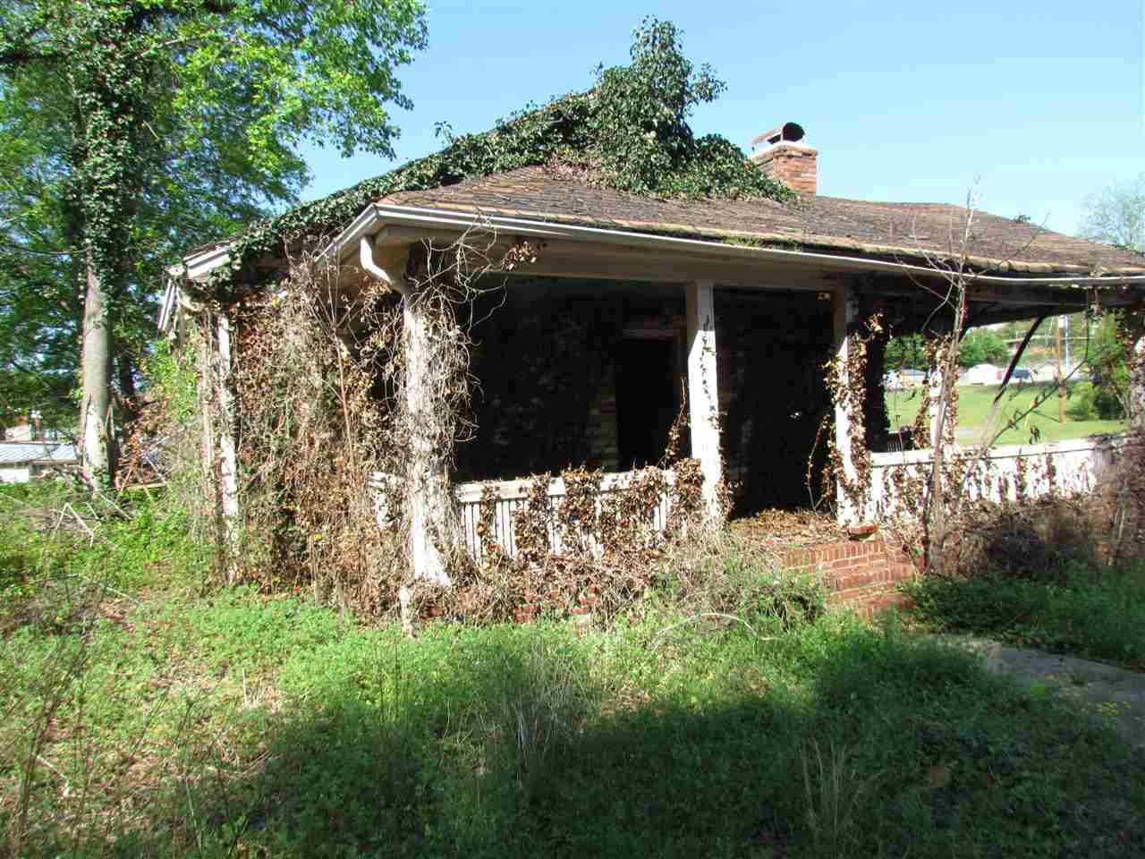 302/306 S Lewis, Pickens, SC 29671