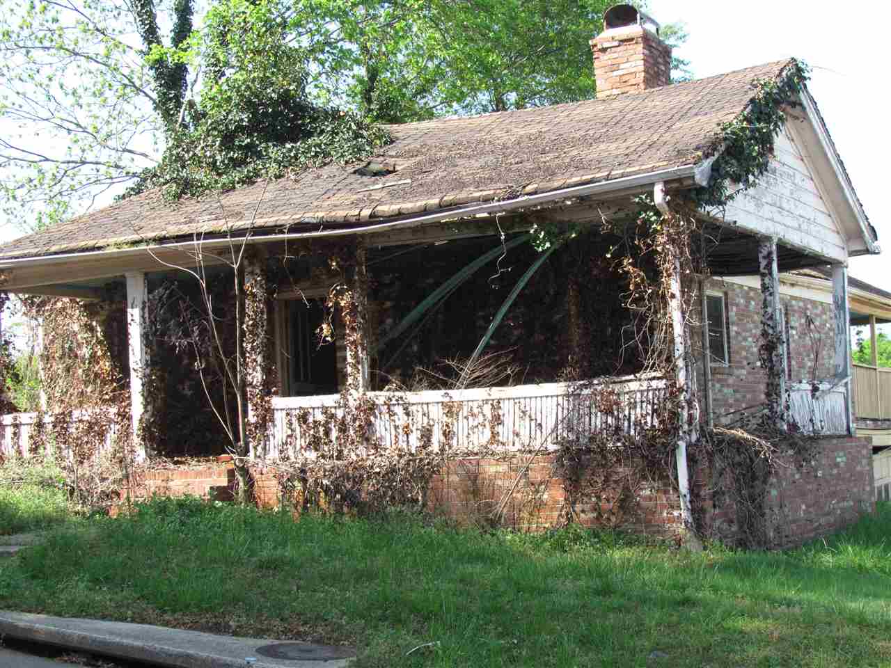 302/306 S Lewis, Pickens, SC 29671