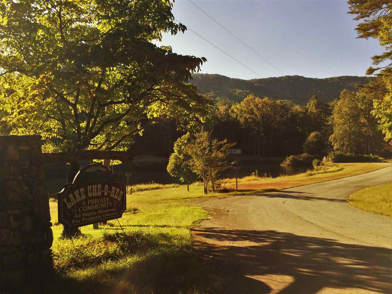 257Lake Cheohee Drive, Tamassee, SC 29686