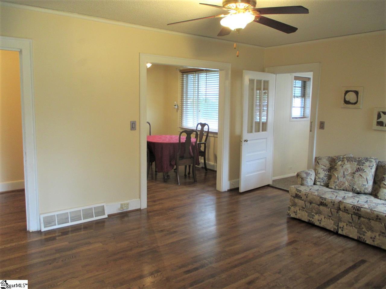 208 Donnan Road, Taylors, SC 29687