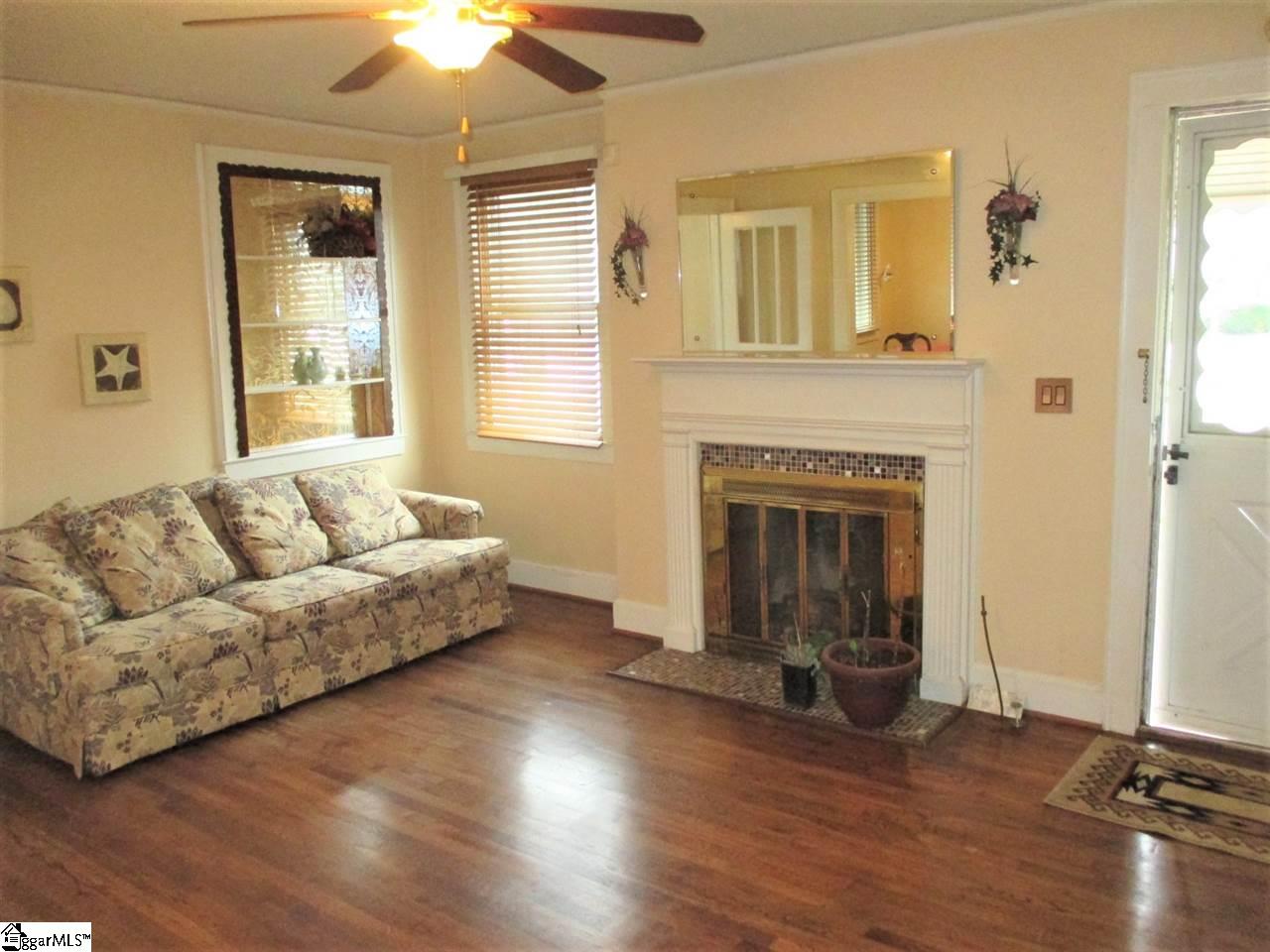 208 Donnan Road, Taylors, SC 29687