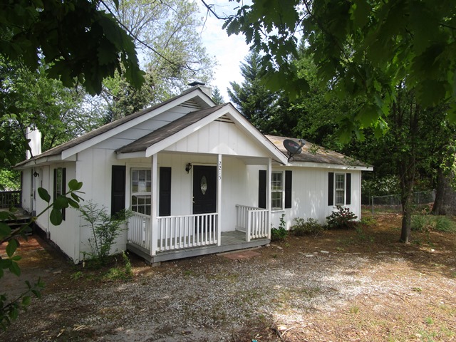 2215 E Lee RoadTaylors, SC, 29687Greenville County