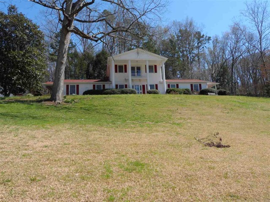 204 Elm Dr