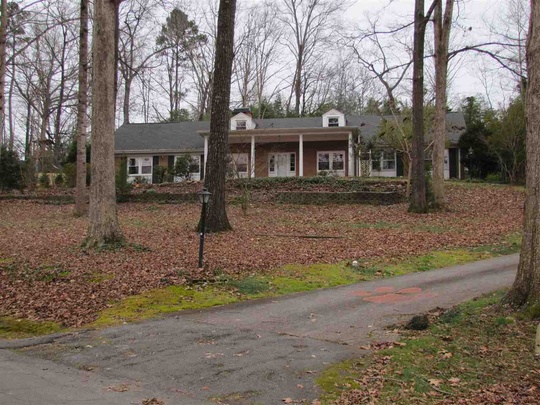 204 Elm Dr