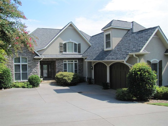 204 Elm Dr