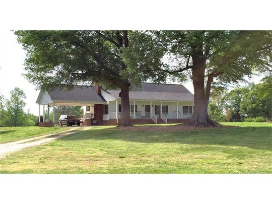 3911 Acacia Rd