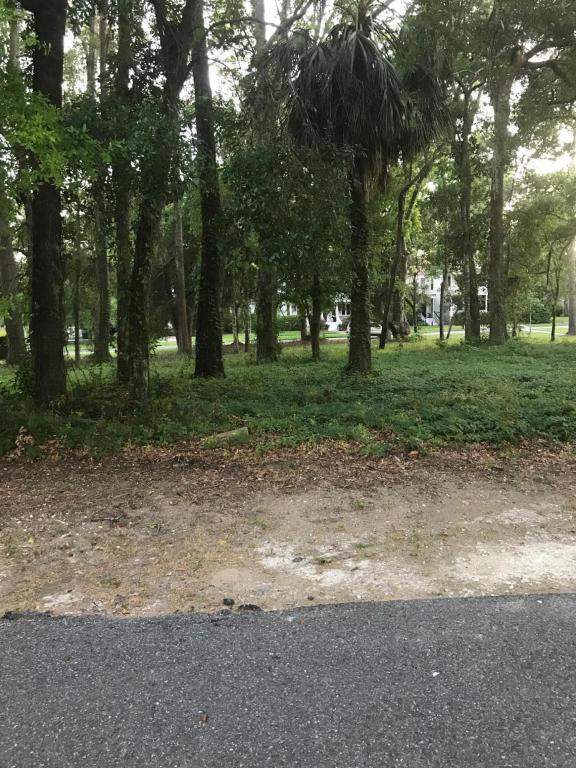 15 Wrights Point Circle, Beaufort, SC 29902