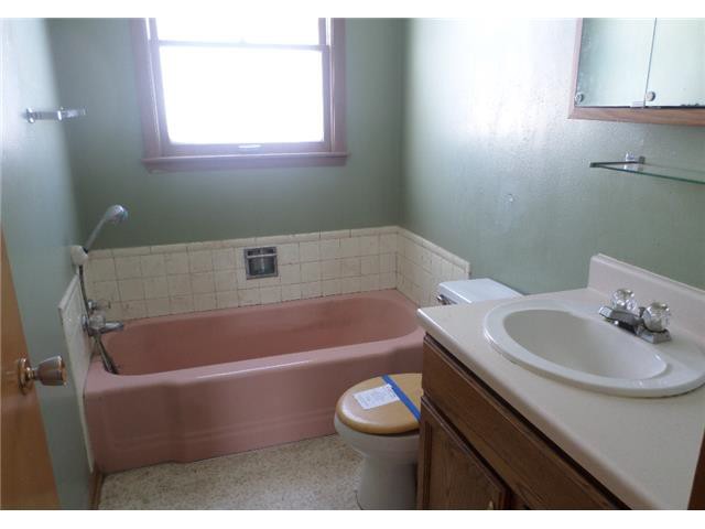 713 E 8th StDell Rapids, SD, 57022Minnehaha County