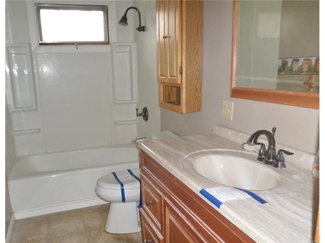 729 N Prairie AveMadison, SD, 57042Lake County