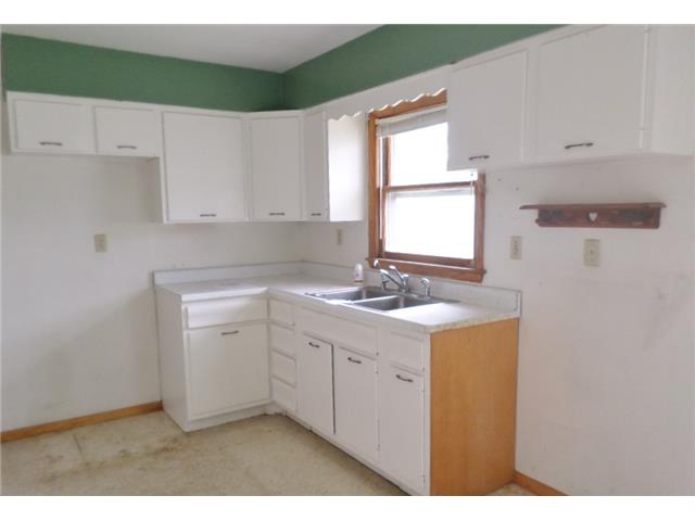 729 N Prairie AveMadison, SD, 57042Lake County