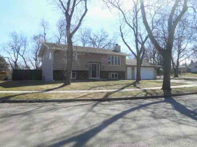 2308 S Royal CtSioux Falls, SD, 57106Minnehaha County