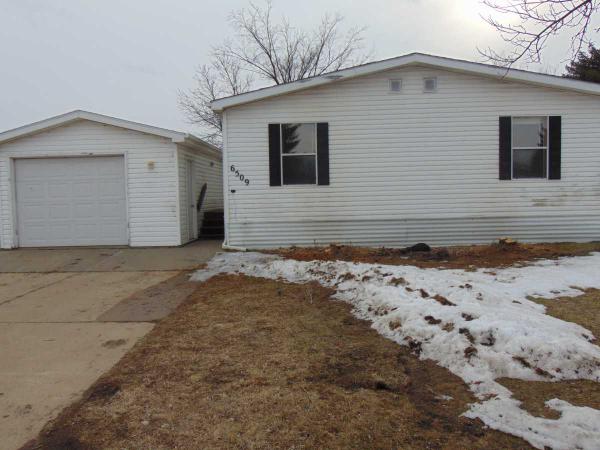 Silver Glen Manufactured Home Community 6509 w. Silver Pl.Sioux Falls, SD 57106
