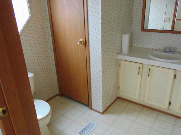 Silver Glen Manufactured Home Community 6509 w. Silver Pl.Sioux Falls, SD 57106
