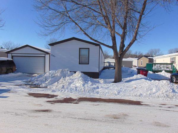 Silver Glen Manufactured Home Community 905 S. GARNET PLSioux Falls, SD 57106