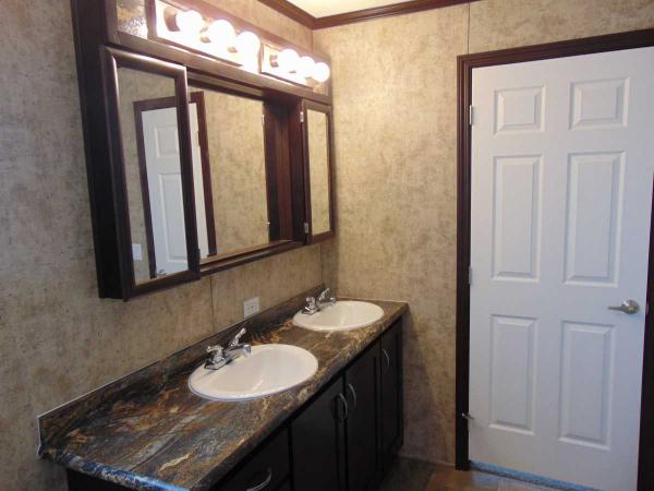 Silver Glen Manufactured Home Community 1004 GarnetSioux Falls, SD 57106