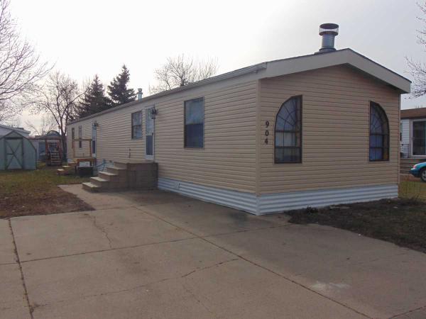 Silver Glen Manufactured Home Community 904 EmeraldSioux Falls, SD 57106