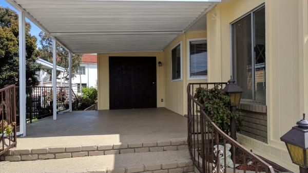 Del Amo Mobile Home Estates ,Sp, 2601 E Victoria St., 325