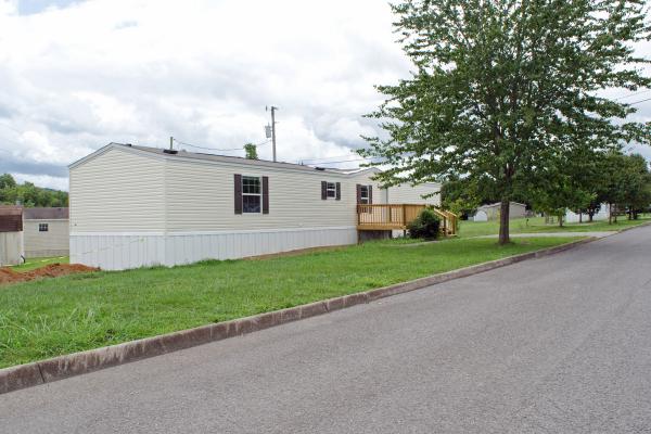 Bloomfield Hills 177 Brookfield DriveClinton, TN 37716