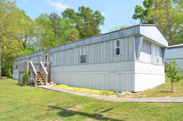 Bloomfield Hills 128 Brookfield Dr.Clinton, TN 37716