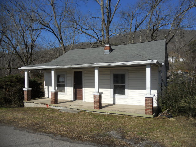 906 Butler StreetOliver Springs, TN, 37840Roane County