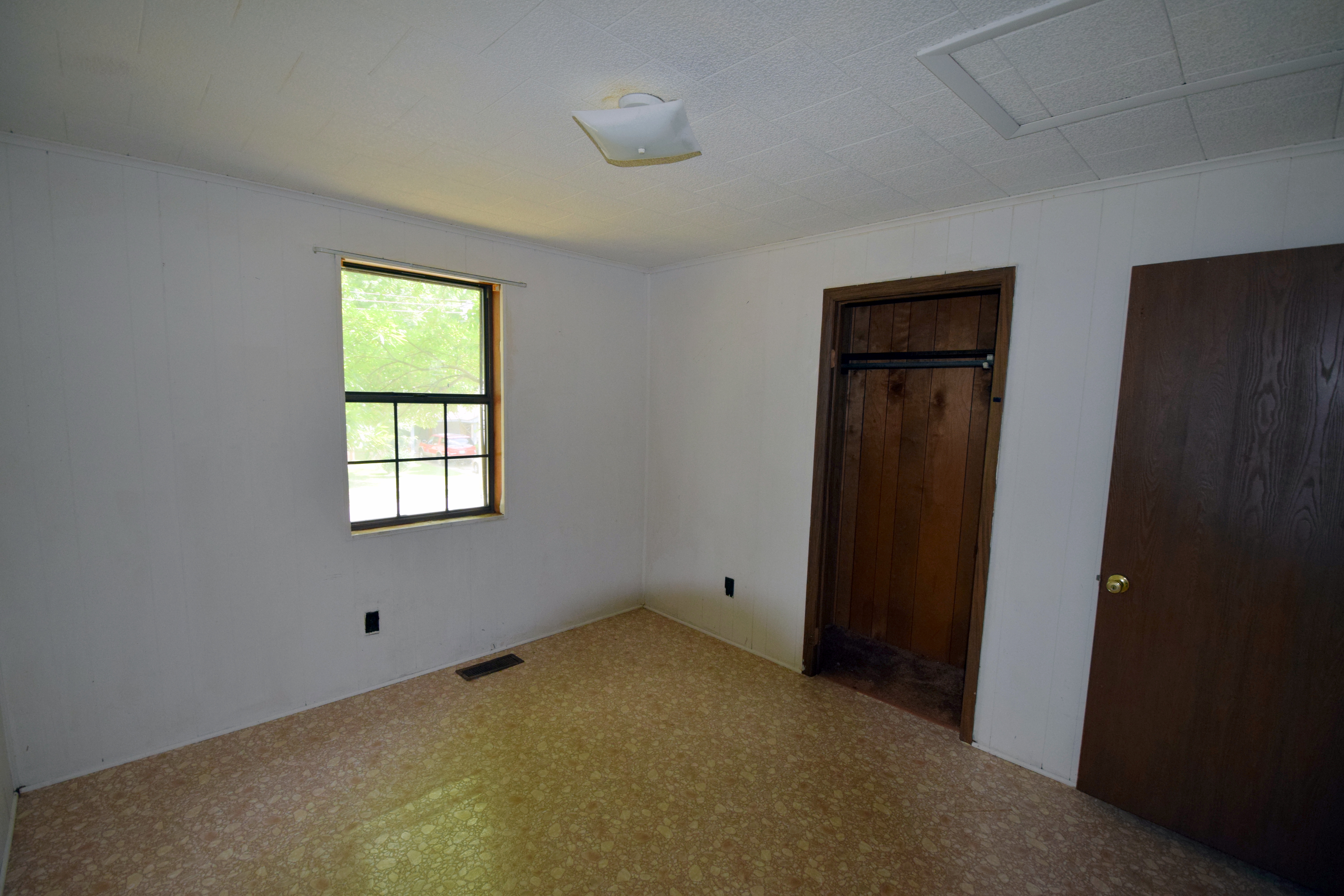 96 Foxlea DrJackson, TN, 38305Madison County