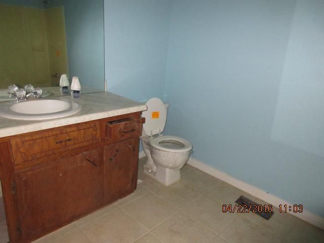 2353 Charlie BurnsSelmer, TN, 38375Mcnairy County