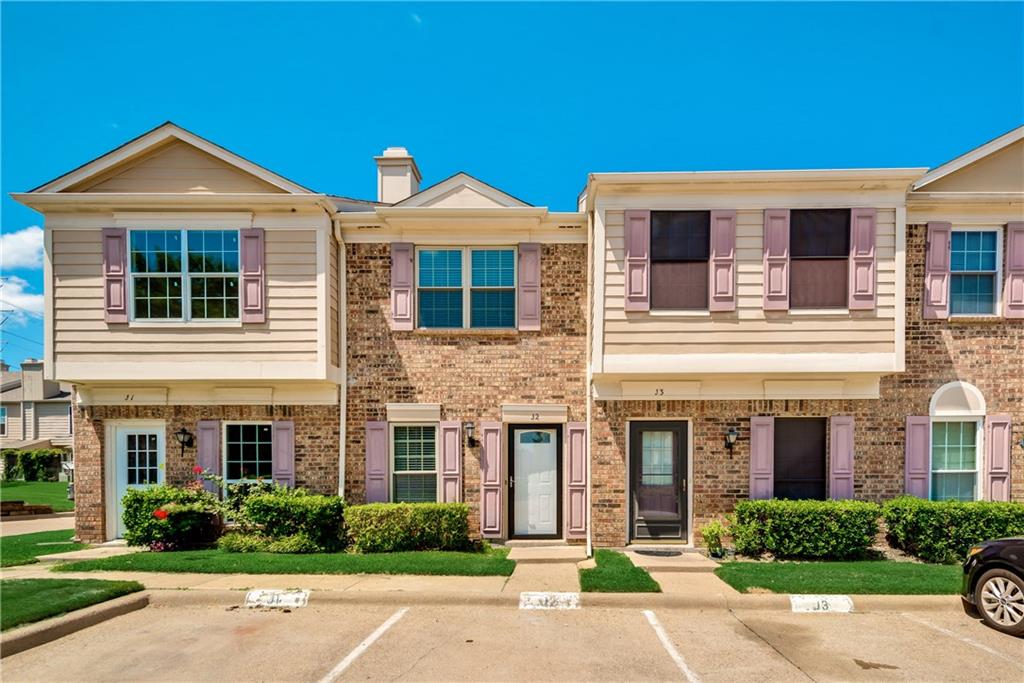 637 Carriagehouse LN J2, Garland, TX 75040