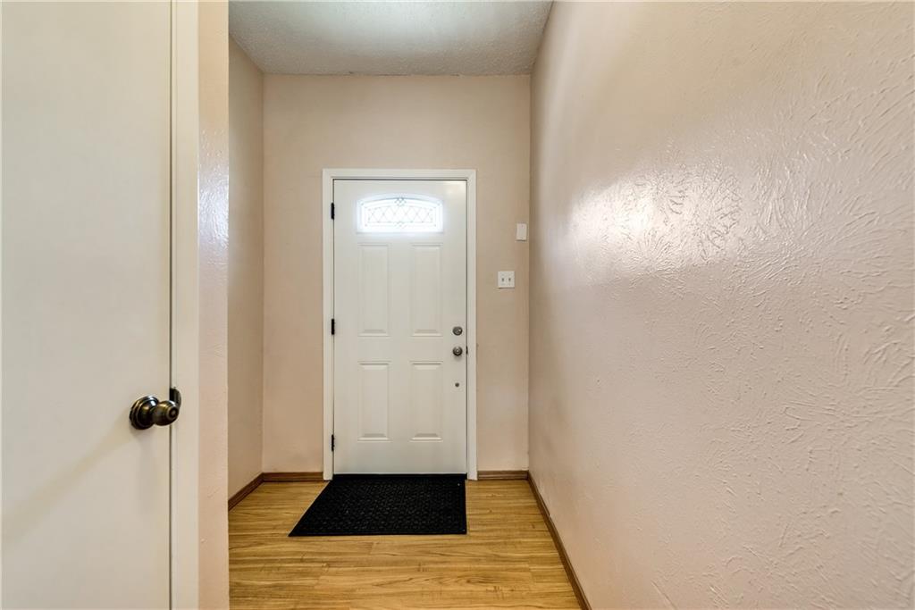 637 Carriagehouse LN J2, Garland, TX 75040
