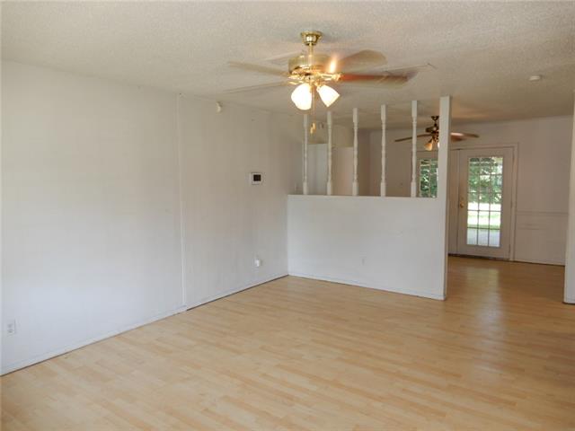 554 W Ferndale Lane, Grand Prairie, TX 75052