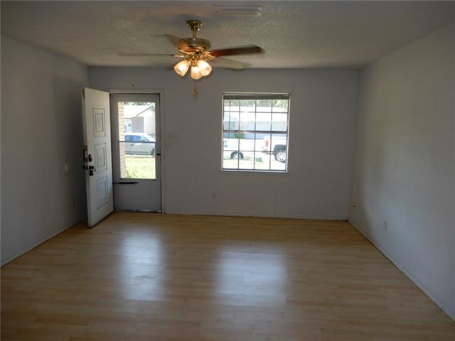 554 W Ferndale Lane, Grand Prairie, TX 75052