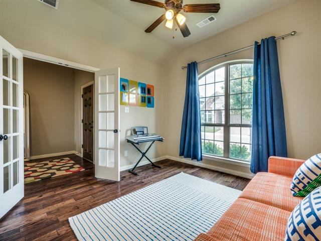 2805 N Umberland Drive, Lewisville, TX 75056