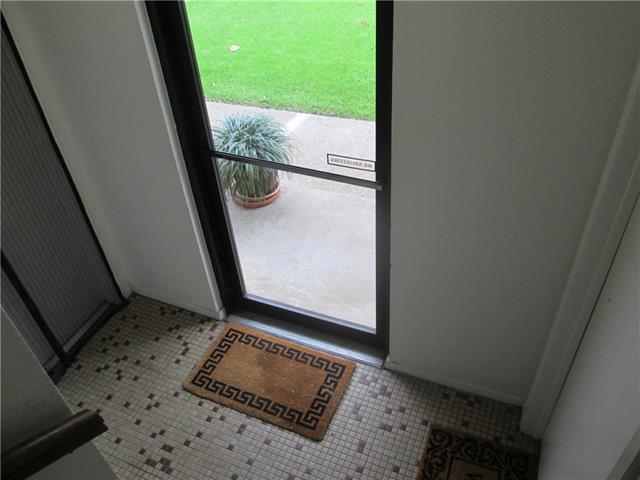 2101 Oakhurst Drive, Irving, TX 75061
