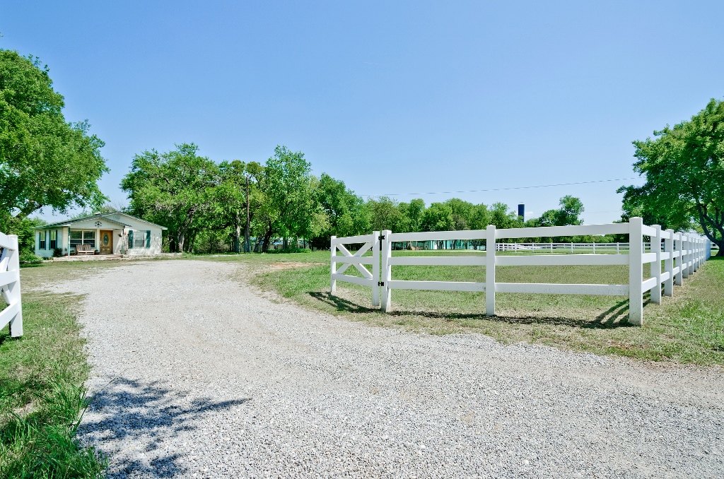 290 Tanglewood Trail, Pottsboro, TX 75076