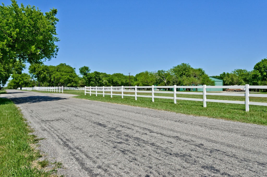 290 Tanglewood Trail, Pottsboro, TX 75076