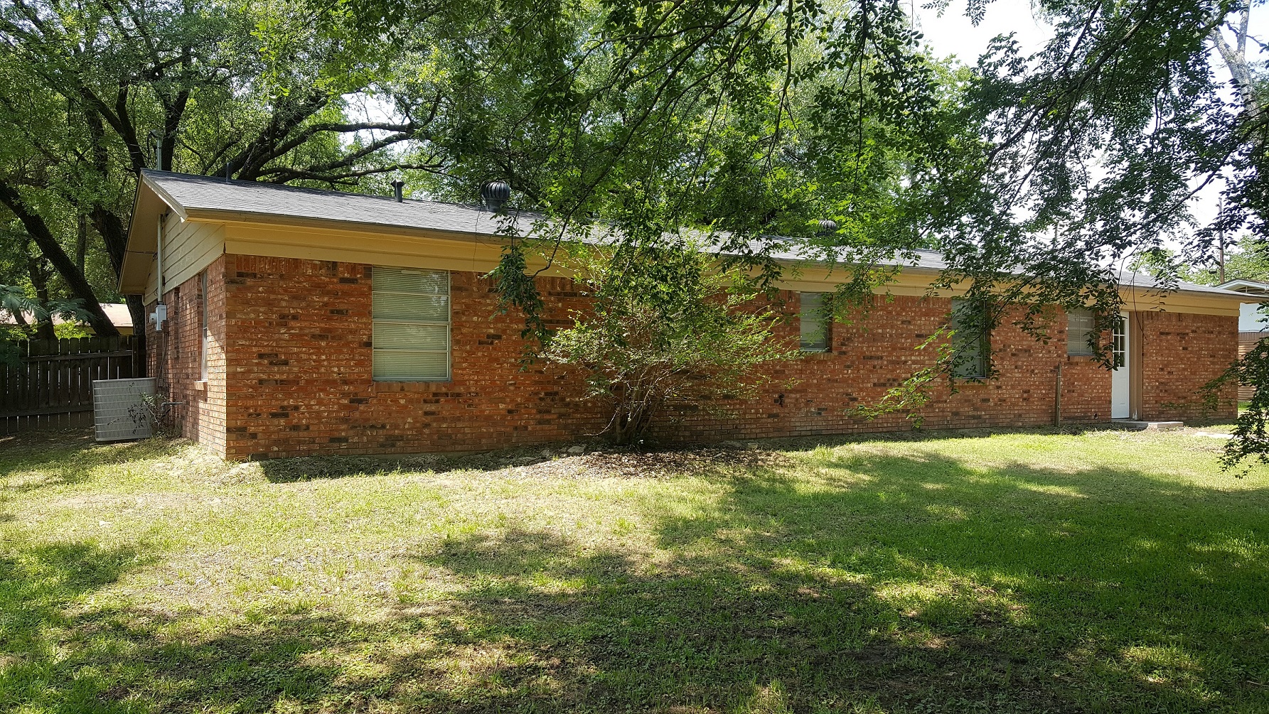 320 Nicols Dr., Canton, TX 75103