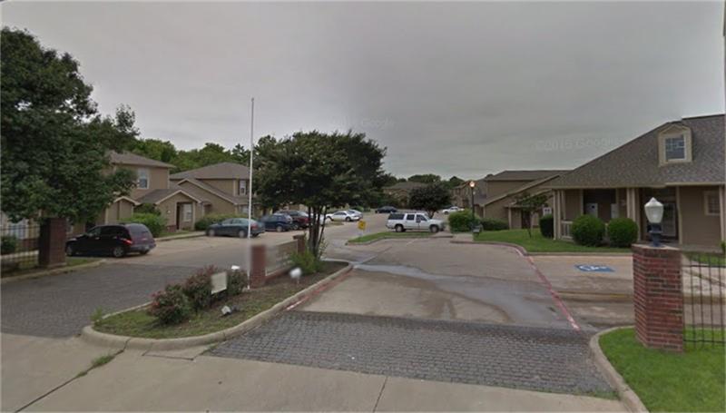 1000 E Burnett, Ennis, TX 75110