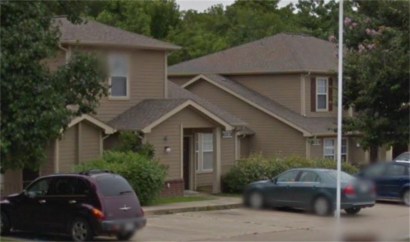1000 E Burnett, Ennis, TX 75110