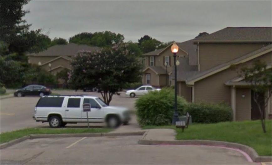 1000 E Burnett, Ennis, TX 75110