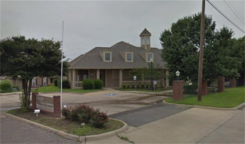 1000 E Burnett, Ennis, TX 75110