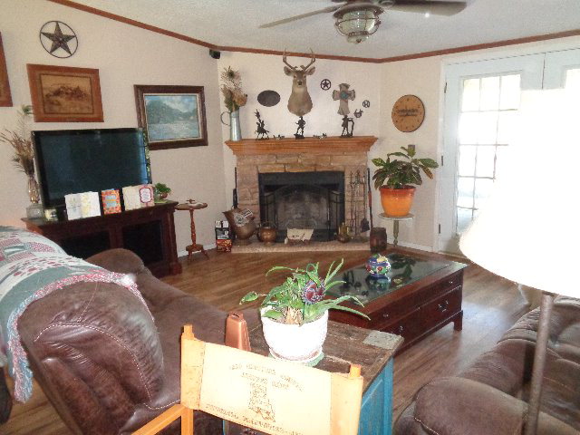 8205 Bandera, Kaufman, TX 75142